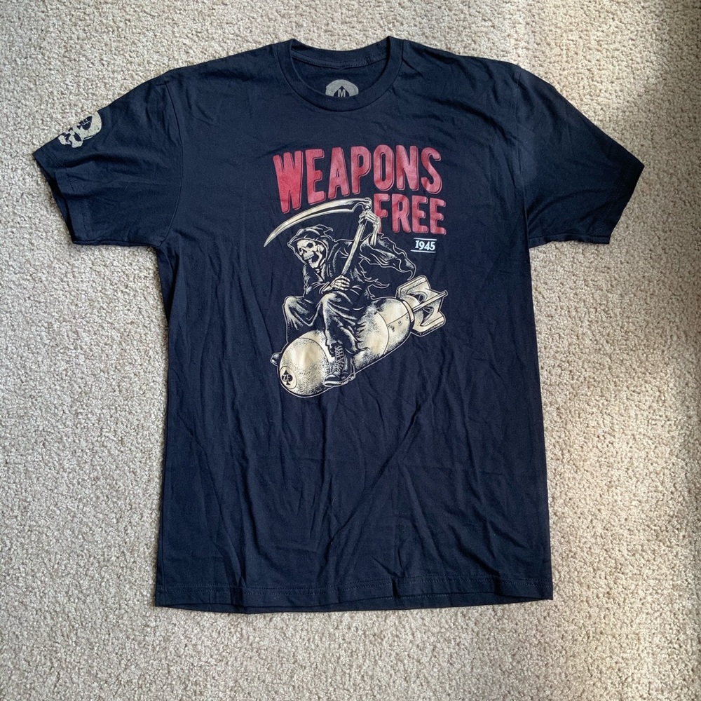 Weapons free T-shirt size medium graphic NEW